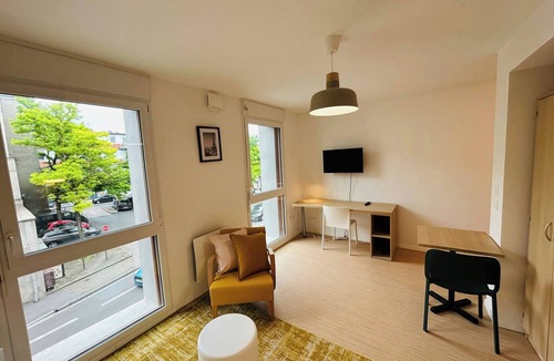 Barbatre Apartment | We Live In R - Suite 202 - Cathédrale
