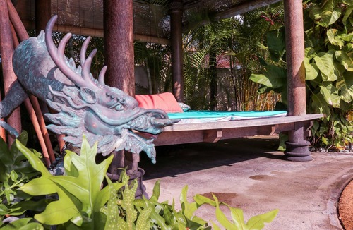 Hawaii Kai Villa | We're booking now - calendar not up to date.