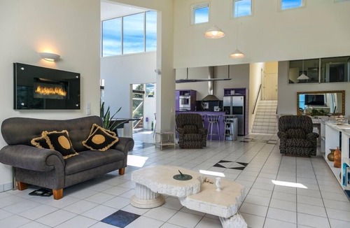 Portage House | WE'VE FOUND PARADISE - A COMPLETE PACKAGE