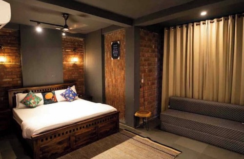 Taoru House | WE Woods Farm Manesar, 6BR Lux King Beds, Pvt Pool