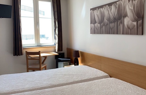 Nazare Hotel | WEAA Hotel
