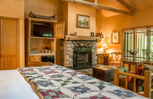 Grants Pass Cabin | Weasku Inn
