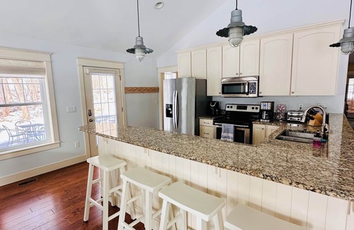South Haven House | Webster Cottage l One Block to Beach l Cozy, Updated Home on Wooded Cul-de-Sac