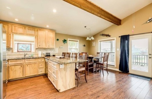 San Luis House | WEEKDAY SPECIAL! This canal home near San Luis Pass has great fishing !