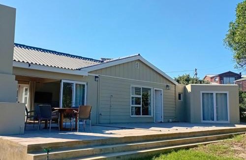 Pringle Bay House | Weekend at Bernies