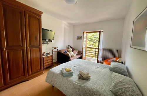Gravere Apartment | Weekend in Gravere with garage for motorcycles/bikes