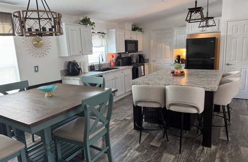 Weeki Wachee Gardens House | Weeki Wachee 3BR Private Dock, Kayak, Fish & Boat, Trailer Parking, Sleeps 6