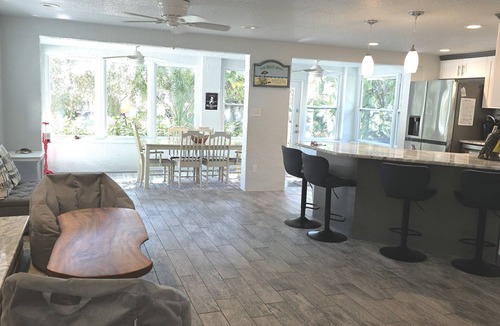 Weeki Wachee Gardens House | Weeki Wachee, Florida Entire Home on Natural Spring - 2 Bed 2 Bath