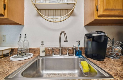 Spring Hill House | Weeki Wachee Getaway | King Suite Huge Yard