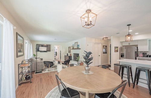 Spring Hill House | Weeki Wachee Pod