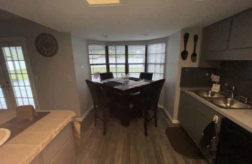 Berkeley Manor House | Weeki Wachee Springs Pool home Mermaid Getaway and Family Retreat.