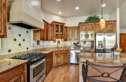 Desert View House | WEEKLY & MONTHLY DISCOUNTS! Resort Style Executive Home On 1.25 Acres