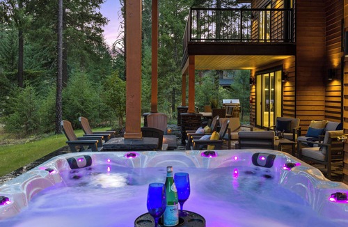 Cle Elum House | Weekly special~25% off~5BDR ALL EnSuites priv BTHS~Suncadia~New~Hot Tub~GmRoom