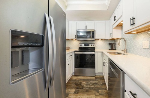Orange Beach Condo | WEEKLY SPECIALS! Phoenix I *2 Bedroom* 11th Floor