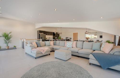 Pancrasweek House | Weekstone Waterside Barn