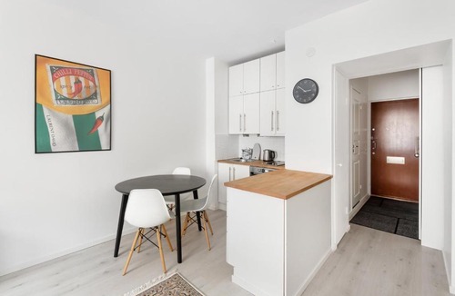 Ullanlinna Apartment | WeHost Fully Equipped Studio in Design District