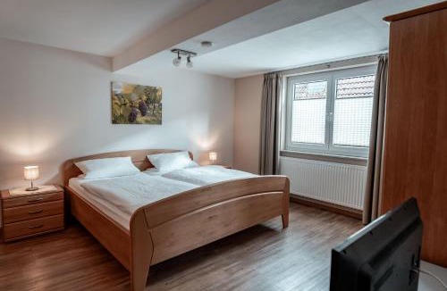 Monzingen Bed & Breakfast | Weingut und Gästehaus Holger Alt