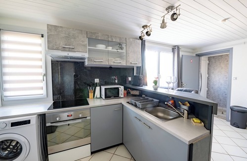 Chatillon-sur-Chalaronne Apartment | Welcome to Le Cocon Châtillonais apartment in the center of Châtillon sur Chalaronne