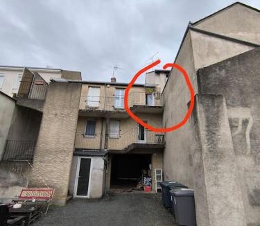 Chateauroux Apartment | Welcome Home Parking, terrasse
