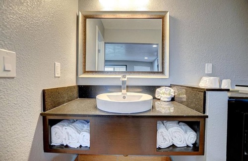 Colton Hotel | Welcome Inn