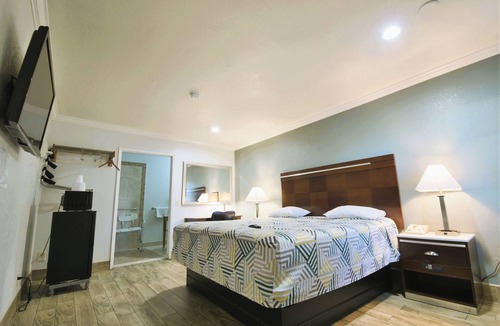 Corona Hotel | Welcome Inn