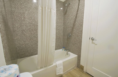 Corona Hotel | Welcome Inn