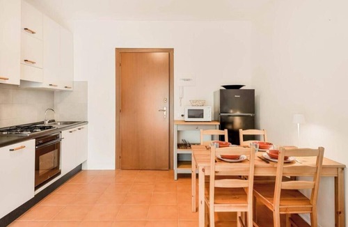Santo Stefano di Magra Apartment | Welcome to LunaMare, your ideal retreat in Ponzano Magra!A cozy apartment perfect for a relaxing holiday.The bright and carefully furnished apartment offers:🛏️ 1 double bedroom🍽️ Equipped kitchenette🛋️ Comfortable living room with TV and r