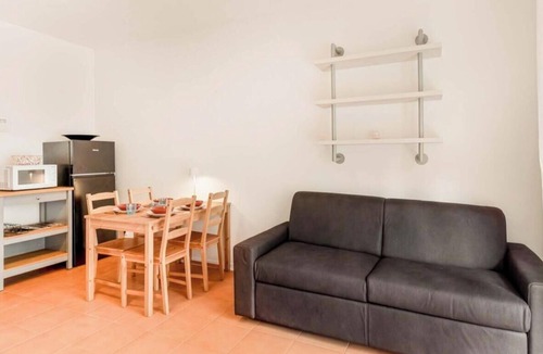 Santo Stefano di Magra Apartment | Welcome to LunaMare, your ideal retreat in Ponzano Magra!A cozy apartment perfect for a relaxing holiday.The bright and carefully furnished apartment offers:🛏️ 1 double bedroom🍽️ Equipped kitchenette🛋️ Comfortable living room with TV and r
