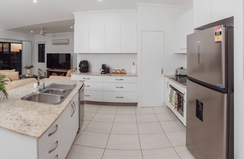 Oonoonba House | Welcome River View Haven, your stylish retreat in the heart of Townsville!