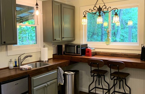 Laurel Ridge Cabin | Welcome to Black Mountain Stomping Ground's Fiddle Creek w King Bed/brook.