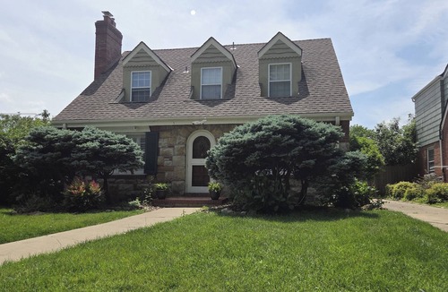South Kansas City House | Welcome to Brookside Mod Cottage: 4BR with patio - walkable and family friendly