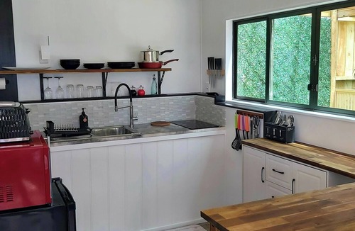Kerikeri Cottage | Welcome to Darwin Cottage, Kerikeri, close to town, pet friendly