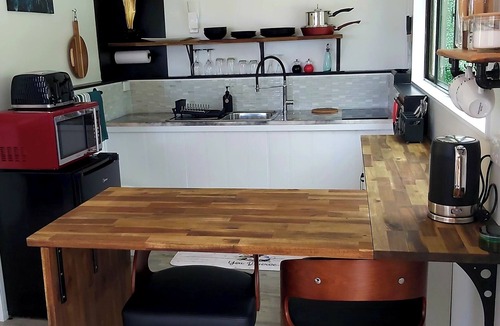 Kerikeri Cottage | Welcome to Darwin Cottage, Kerikeri, close to town, pet friendly