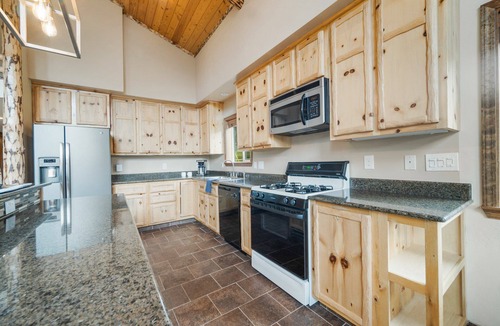 Durango Cabin | Welcome to Lemon Lodge! Relax and unwind in this private and secluded cabin.
