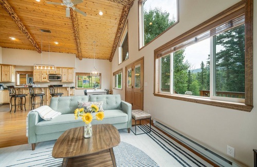 Durango Cabin | Welcome to Lemon Lodge! Relax and unwind in this private and secluded cabin.