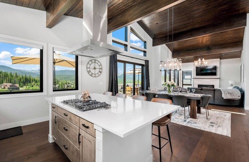 Rendezvous House | Welcome to Moose Tracks – Your Luxurious Mountain Escape in Colorado!