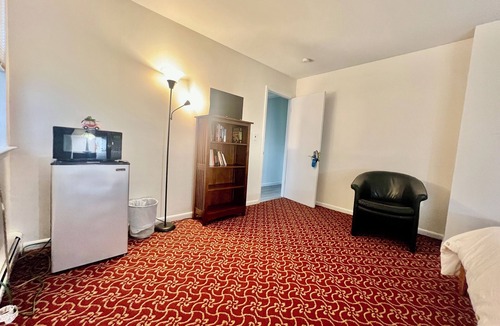 Peekskill House | 🤣🏡 "Welcome to our basement suite, where humor and professionalism coexist!