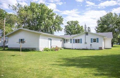 Randall House | Welcome to our charming 2 bedroom 1.5 bathroom house nestled in Randall.