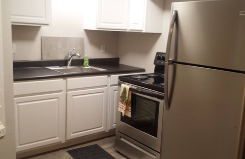 Eugene House | Welcome to Piccolo Cottage! Located in a quiet residential area,