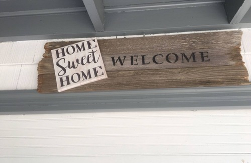 Eugene House | Welcome to Piccolo Cottage! Located in a quiet residential area,