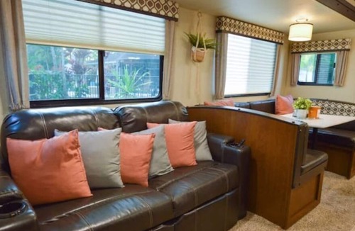 Hunt Club House | Welcome to Poolside Pines Resort!