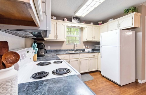 Sloans Valley House | Welcome to “Romancing On The Cumberland” – Your Perfect Romantic Getaway!