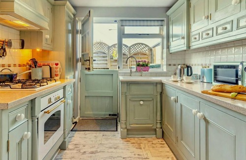 Bryncethin Cottage | Welcome to Shepherds Cottage by Happy Days Stays. A charming 200-year-old stone cottage with a king-size bed, enclosed garden, private parking and dog-friendly welcome, close to beaches, countryside and local attractions.