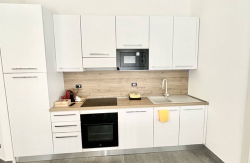Prato Apartment | Welcome to the charming Apartment Letizia, located in the heart of Prato. This cozy apartment offers a strategic location for exploring the beauty of Tuscany, with convenient connections to reach Florence in just a few minutes.Perfect for couples or smal