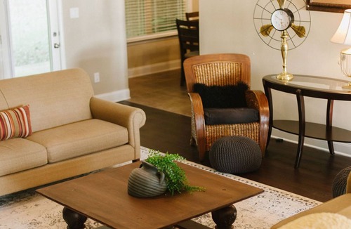 Normal House | Welcome to the Grand Executive Residence! Centrally located in Huntsville, AL.
