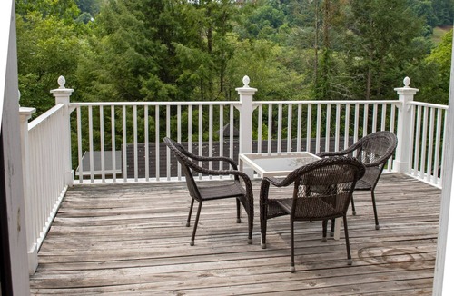 Sutton Bed & Breakfast | Welcome to the historic Elk River Hotel & Cafe! Located riverfront on the beautiful Elk River, and just 2 miles from I-79, you are moments away from all that the Sutton area has to offer. Guest in town to enjoy the gorgeous outdoor scenery and recrea