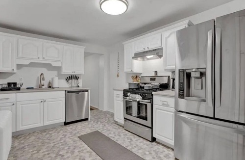 Downtown Historic District House | Welcome to this charming townhouse located in the heart of Easton, Pennsylvania!