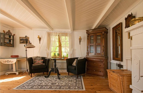 Lensvik House | Welcome to this venerable vacation home in Lensvik.