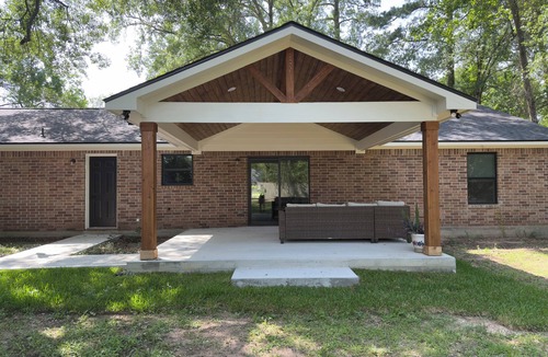 Magnolia House | Welcome to your perfect getaway or family retreat in beautiful Magnolia Texas !