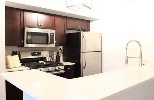 Arroyo Secco Condo | Welcome to your treehouse oasis in the city!